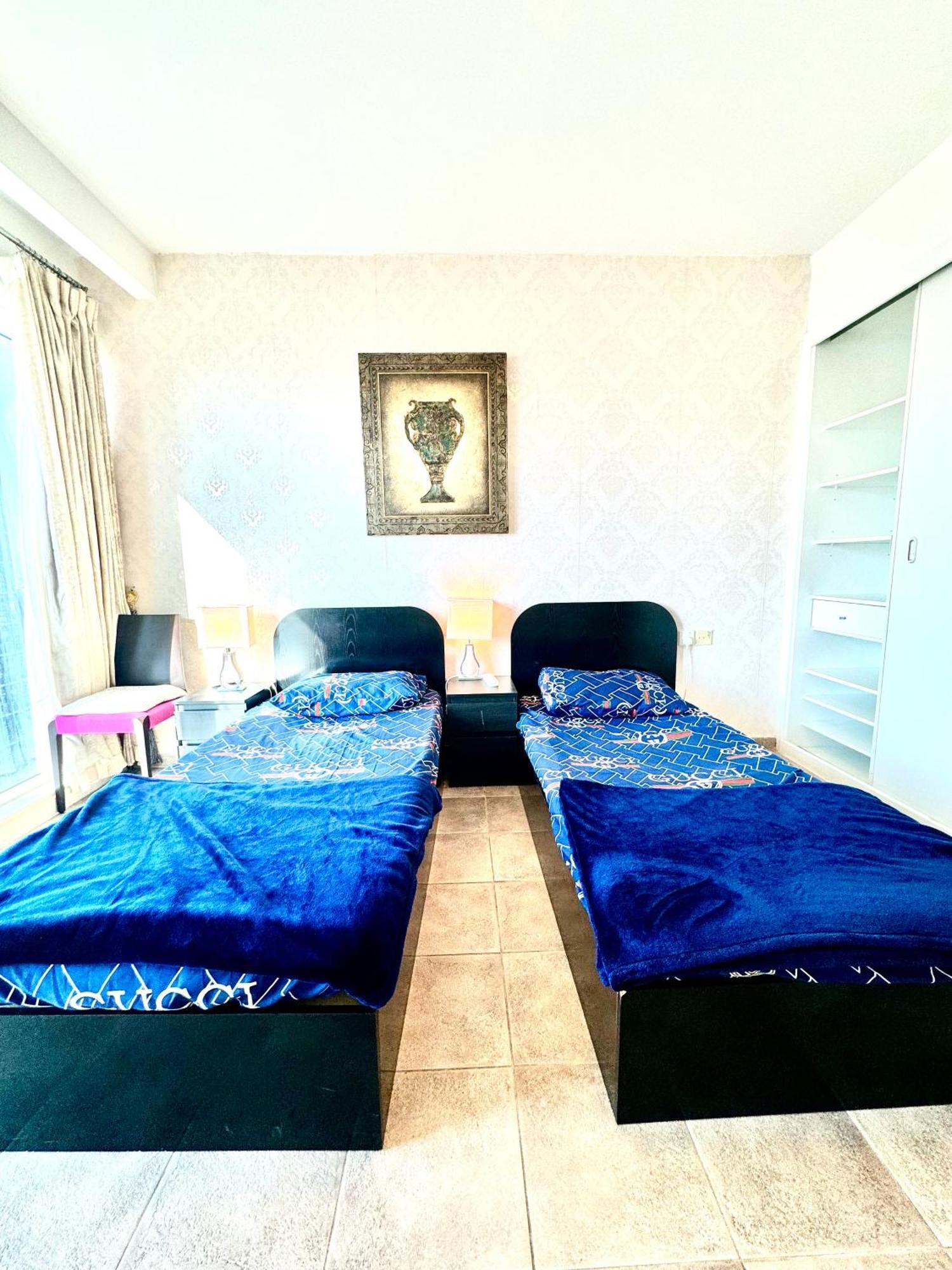 דירות דובאי Travelers Backpackers מראה חיצוני תמונה
